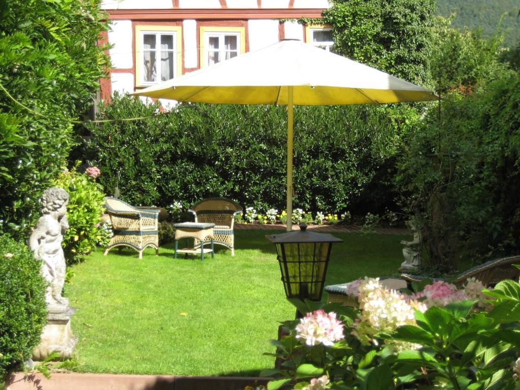 Hotel Krone Laudenbach  Exterior photo