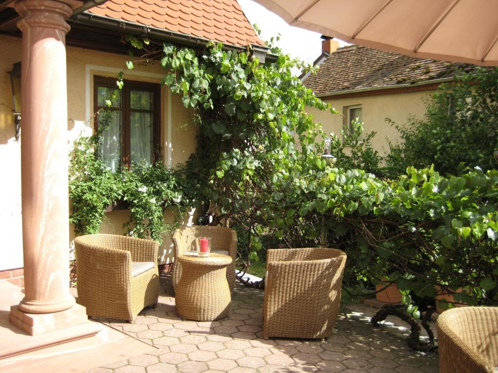 Hotel Krone Laudenbach  Exterior photo